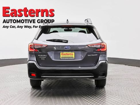 Used 2023 Subaru Outback Limited AWD/4WD image 6