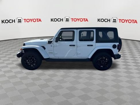 Used 2023 Jeep Wrangler Unlimited Sahara w/ Cold Weather Group AWD/4WD image 4