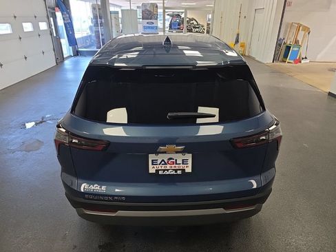 Used 2026 Chevrolet Equinox LT AWD/4WD image 9