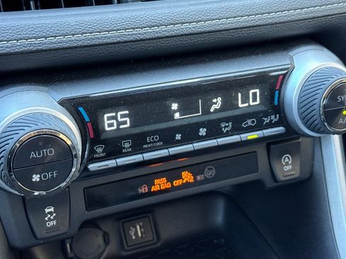 Certified 2025 Toyota RAV4 XLE AWD/4WD image 29