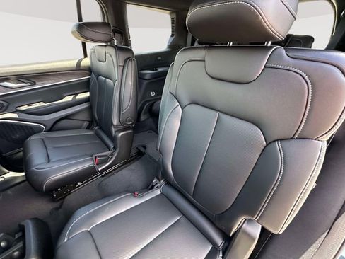 New 2026 Jeep Grand Cherokee L Limited w/ Luxury Tech Group II AWD/4WD image 26
