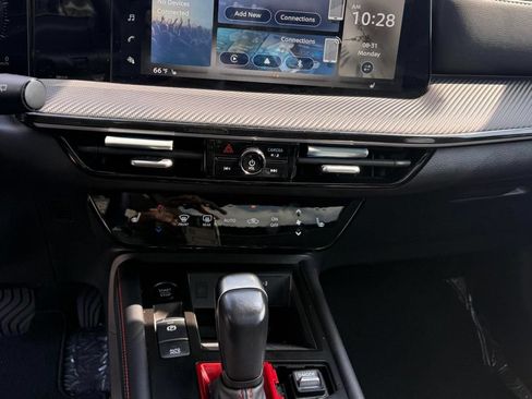 Used 2025 Nissan Kicks SR w/ SR Premium Package AWD/4WD image 9