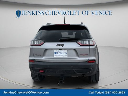 Used 2019 Jeep Cherokee Trailhawk w/ Cold Weather Group AWD/4WD image 6