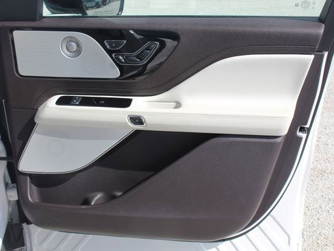 Used 2024 Lincoln Aviator Black Label w/ Dynamic Handling Package image 29