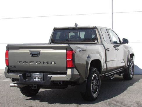 Used 2024 Toyota Tacoma TRD Sport w/ TRD Sport Premium Package image 6