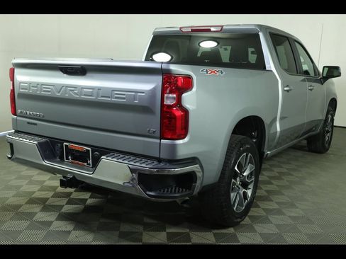 Used 2024 Chevrolet Silverado 1500 LT AWD/4WD image 17