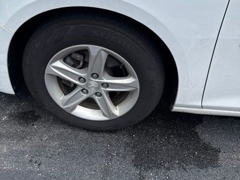 Used 2019 Chevrolet Malibu LS FWD image 17