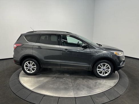 Used 2017 Ford Escape SE w/ Equipment Group 201A image 7