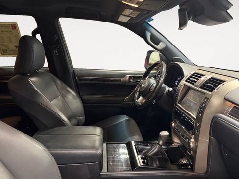 Used 2021 Lexus GX 460 Premium w/ Premium Package AWD/4WD image 16