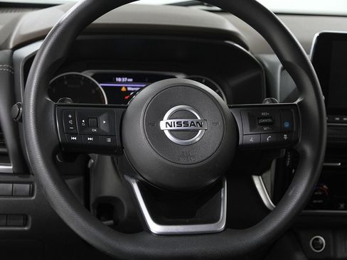 Used 2021 Nissan Rogue SV image 7