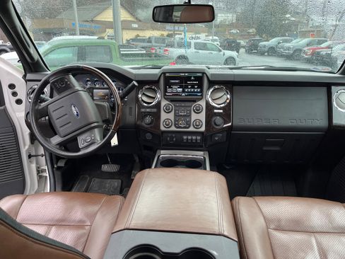 Used 2014 Ford F250 Platinum w/ FX4 Off-Road Package image 31