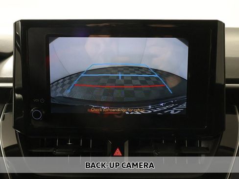 Used 2023 Toyota Corolla LE image 4