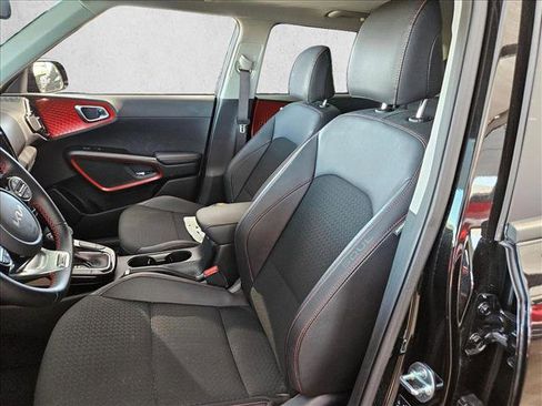 Used 2025 Kia Soul GT-Line image 18