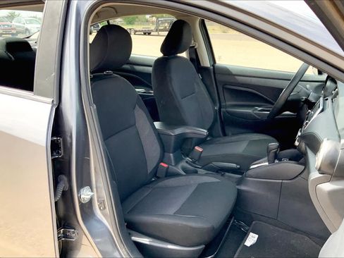 Used 2020 Nissan Versa S FWD image 8
