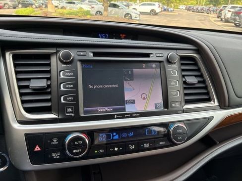 Used 2019 Toyota Highlander Limited AWD/4WD image 24