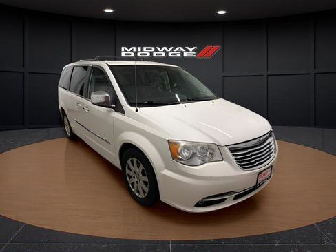 Used 2012 Chrysler Town & Country Touring-L w/ Entertainment Group #2 image 1
