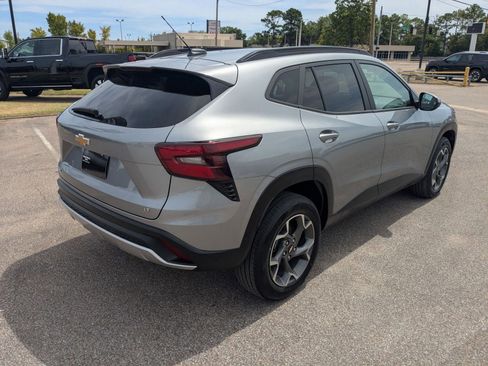 Certified 2024 Chevrolet Trax LT image 34