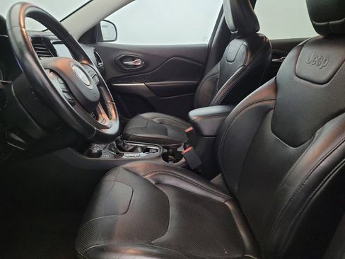 Used 2020 Jeep Cherokee Limited image 17