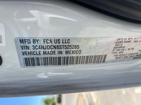 Used 2025 Jeep Compass Limited image 13