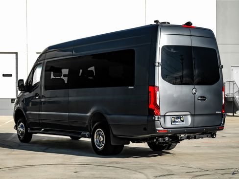 Used 2023 Mercedes-Benz Sprinter 3500 image 6