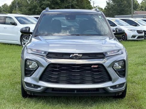 Used 2023 Chevrolet TrailBlazer RS w/ Sun and Liftgate Package FWD image 3