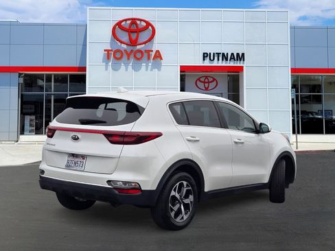 Used 2022 Kia Sportage LX image 4