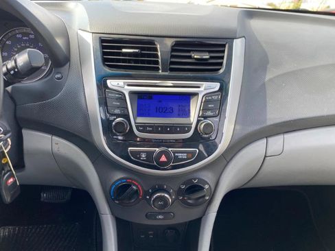 Used 2014 Hyundai Accent SE image 17