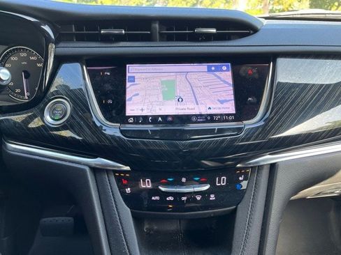 Used 2023 Cadillac XT6 Premium Luxury image 9