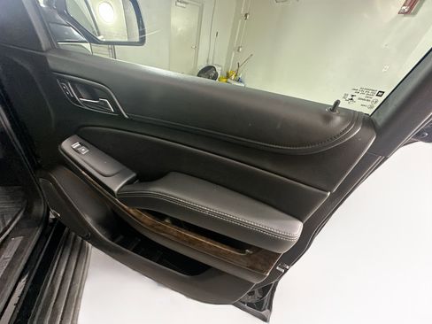 Used 2018 Chevrolet Suburban LT image 33