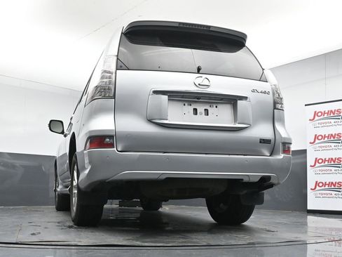Used 2019 Lexus GX 460 Premium w/ Premium Package AWD/4WD image 22