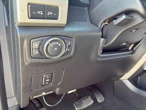 Used 2021 Ford F250 Lariat w/ Lariat Value Package AWD/4WD image 12