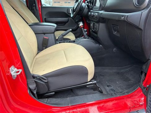 Used 2023 Jeep Gladiator Sport image 13