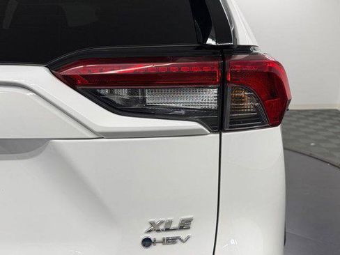 Certified 2025 Toyota RAV4 XLE w/ Convenience Package image 12