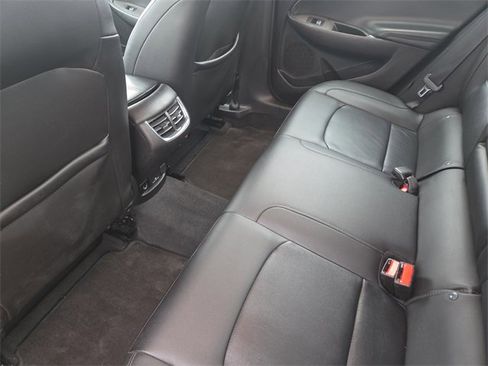 Used 2018 Chevrolet Malibu LT w/ Leather Package image 32