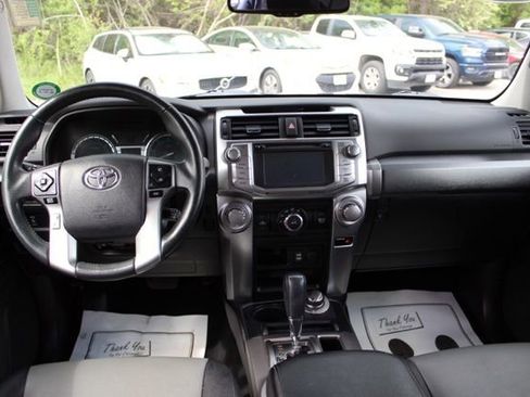Used 2016 Toyota 4Runner SR5 Premium AWD/4WD image 24