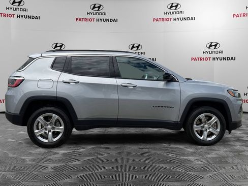 Used 2024 Jeep Compass Latitude AWD/4WD image 2