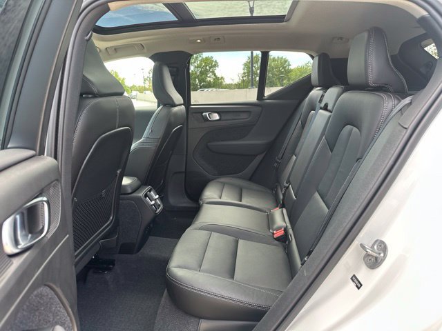 Certified 2024 Volvo XC40 B5 Core AWD/4WD image 13