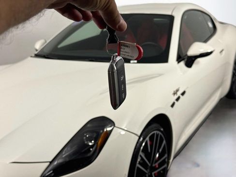 Used 2024 Maserati GranTurismo Trofeo AWD/4WD image 40