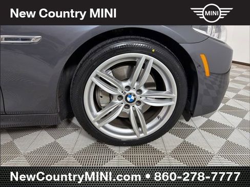 Used 2016 BMW 550i xDrive Sedan AWD/4WD image 9