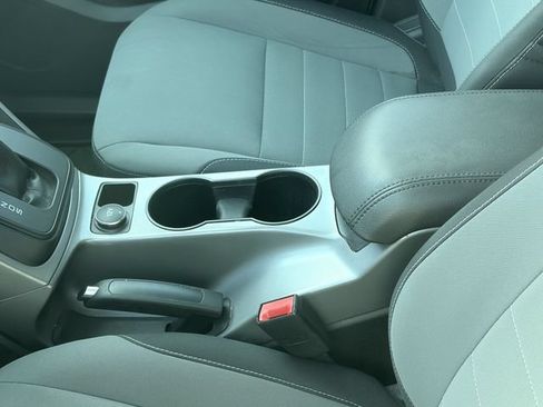 Used 2015 Ford Escape SE w/ Equipment Group 201A FWD image 9