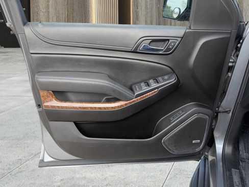 Used 2020 Chevrolet Suburban Premier image 14