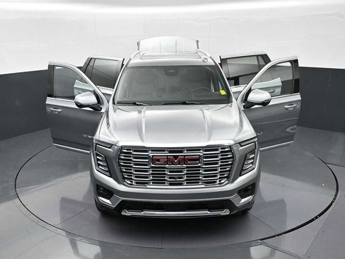Used 2025 GMC Yukon Denali w/ Denali Reserve Package AWD/4WD image 33