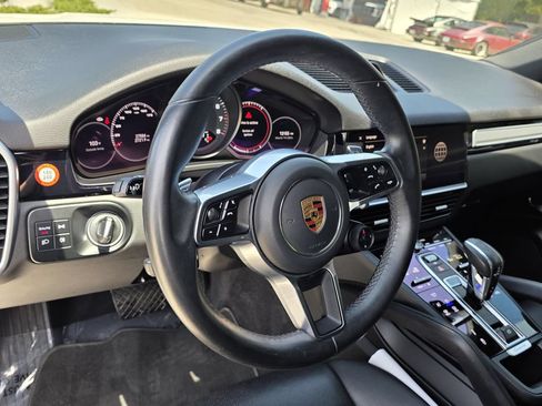 Certified 2023 Porsche Cayenne Coupe AWD/4WD image 10