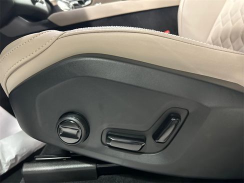Used 2026 Volvo XC90 B6 Core w/ Protection Package image 11