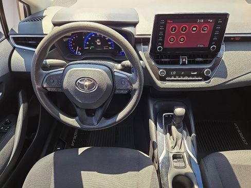 Used 2020 Toyota Corolla LE FWD image 18