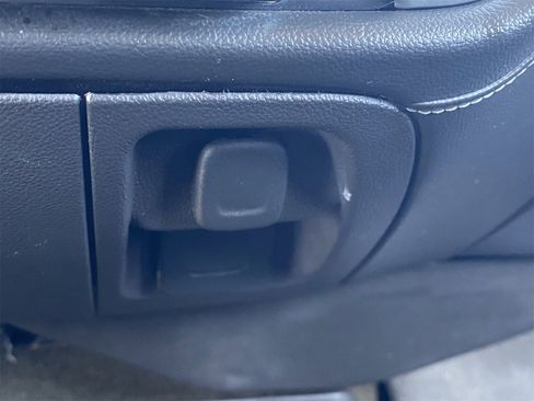 Used 2018 GMC Sierra 1500 SLE w/ SLE Value Package image 30