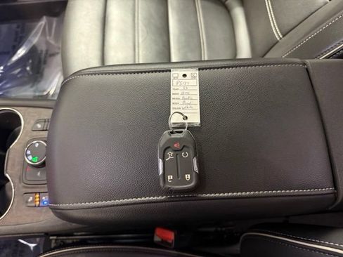 Used 2023 GMC Acadia Denali w/ Denali Ultimate Package FWD image 26
