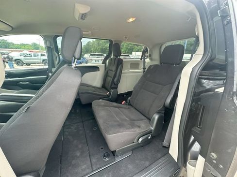 Used 2018 Dodge Grand Caravan SE w/ UConnect Hands-Free Group FWD image 26