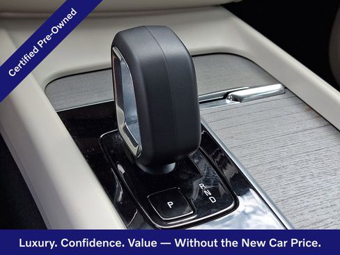 Certified 2024 Volvo XC60 B5 Plus w/ Climate Package AWD/4WD image 17