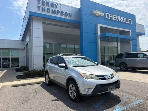 Used 2013 Toyota RAV4 XLE FWD image 3
